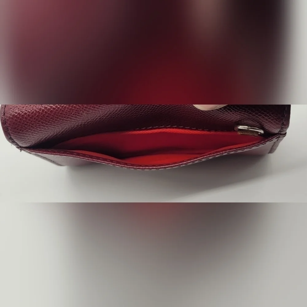 Dooney & Bourke it has